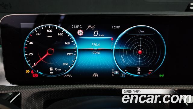 Mercedes-Benz CLA-Class CLA250 4MATIC
