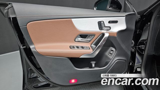 Mercedes-Benz CLA-Class CLA250 4MATIC