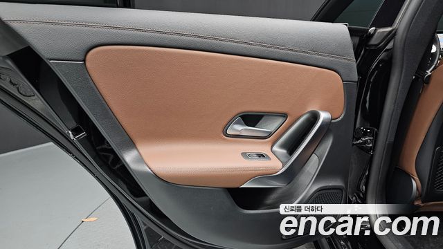 Mercedes-Benz CLA-Class CLA250 4MATIC