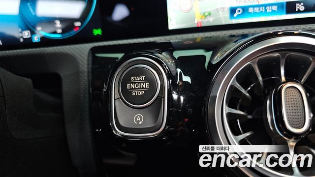 Mercedes-Benz CLA-Class CLA250 4MATIC