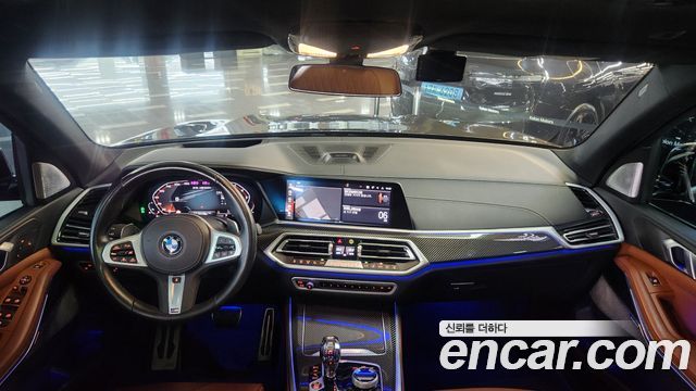 BMW X5 M50i
