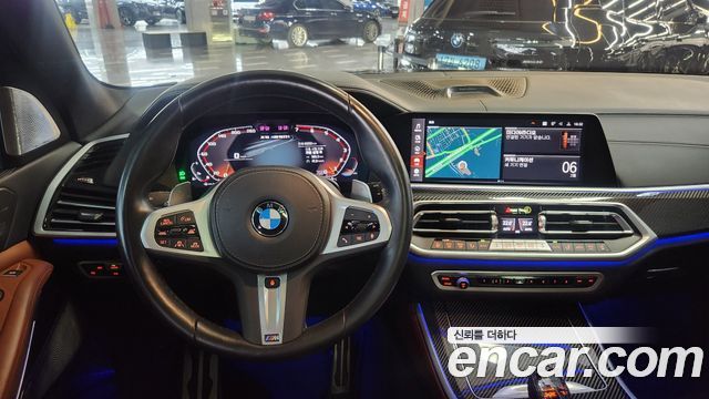 BMW X5 M50i