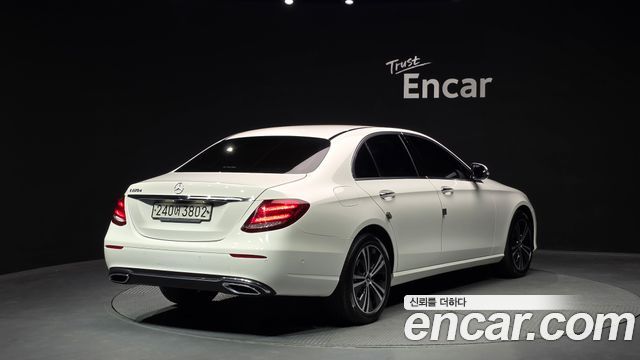 Mercedes-Benz E-Class E220d Avantgarde