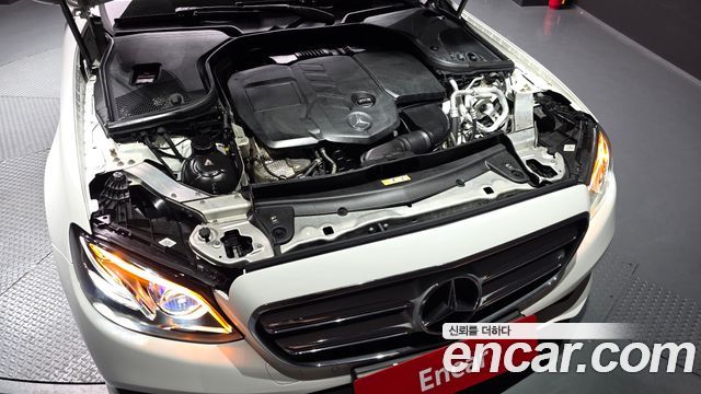 Mercedes-Benz E-Class E220d Avantgarde