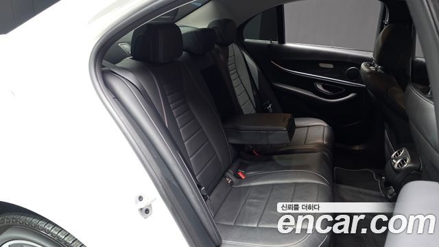 Mercedes-Benz E-Class E220d Avantgarde