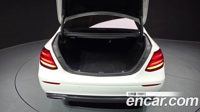 Mercedes-Benz E-Class E220d Avantgarde
