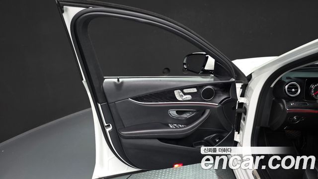 Mercedes-Benz E-Class E220d Avantgarde