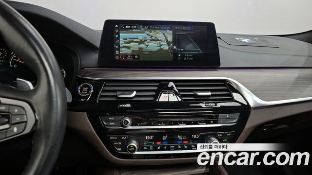 BMW 5-Series 530i xDrive M Sport Package Plus