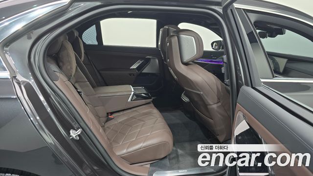 BMW 7-Series 740d xDrive Design Pure Excellence