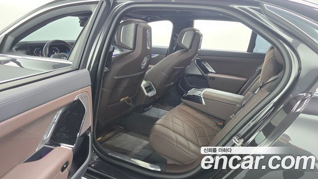 BMW 7-Series 740d xDrive Design Pure Excellence