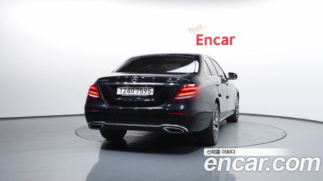 Mercedes-Benz E-Class E220d 4MATIC Avantgarde