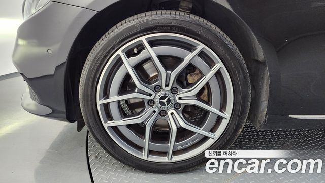 Mercedes-Benz E-Class E220d 4MATIC Avantgarde