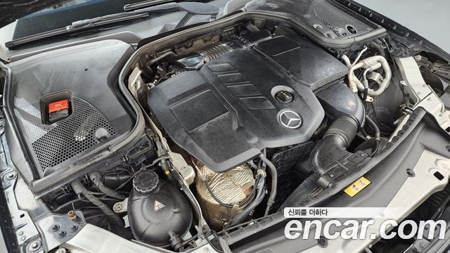 Mercedes-Benz E-Class E220d 4MATIC Avantgarde