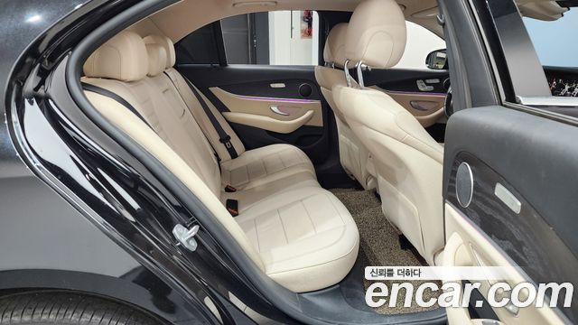 Mercedes-Benz E-Class E220d 4MATIC Avantgarde