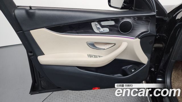 Mercedes-Benz E-Class E220d 4MATIC Avantgarde