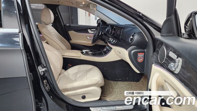 Mercedes-Benz E-Class E220d 4MATIC Avantgarde