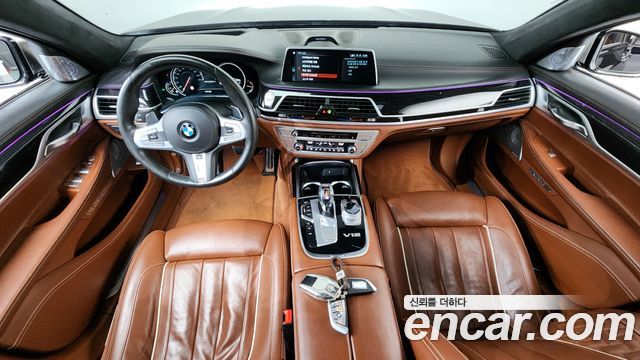 BMW 7-Series M760Li xDrive
