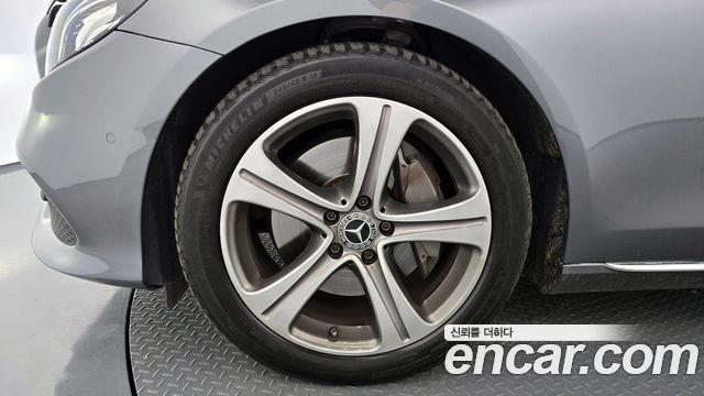 Mercedes-Benz E-Class E300 Avantgarde