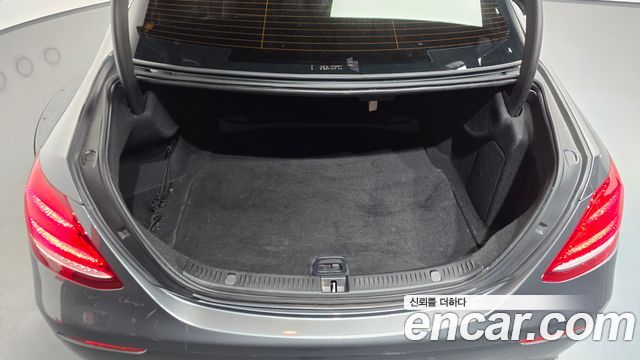 Mercedes-Benz E-Class E300 Avantgarde