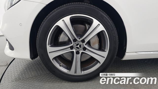 Mercedes-Benz E-Class E300 Avantgarde