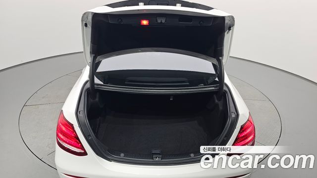 Mercedes-Benz E-Class E300 Avantgarde