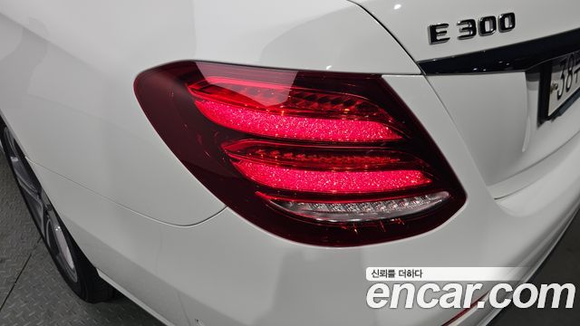 Mercedes-Benz E-Class E300 Avantgarde