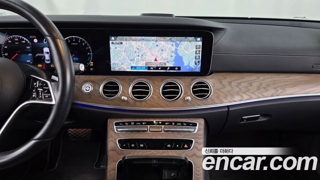 Mercedes-Benz E-Class E300e 4MATIC Exclusive