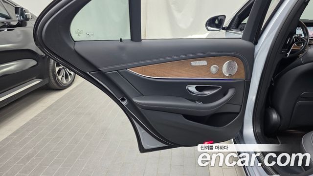Mercedes-Benz E-Class E300e 4MATIC Exclusive