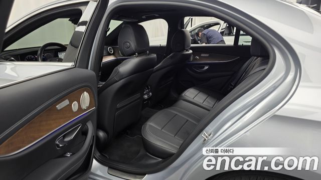Mercedes-Benz E-Class E300e 4MATIC Exclusive
