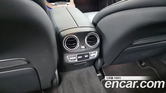 Mercedes-Benz E-Class E300e 4MATIC Exclusive
