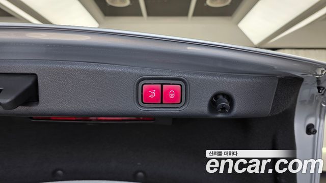 Mercedes-Benz E-Class E300e 4MATIC Exclusive