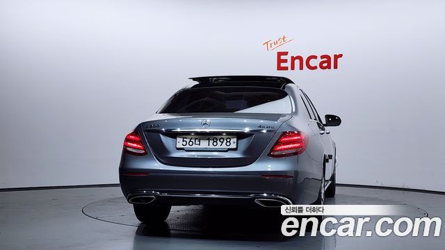 Mercedes-Benz E-Class E300 4MATIC Avnatgarde