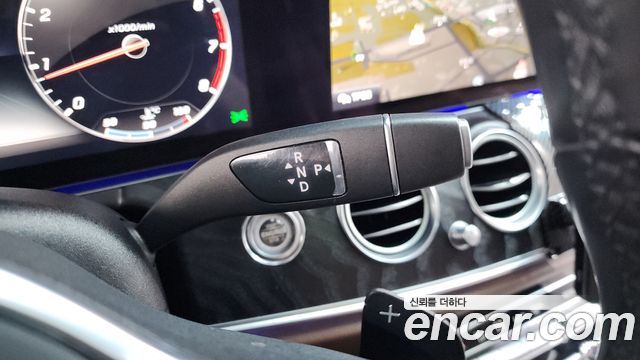 Mercedes-Benz E-Class E300 4MATIC Avnatgarde