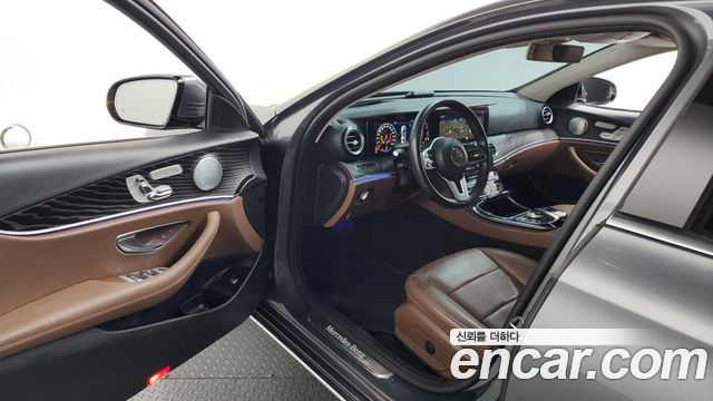 Mercedes-Benz E-Class E300 4MATIC Avnatgarde