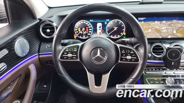 Mercedes-Benz E-Class E300 4MATIC Avnatgarde