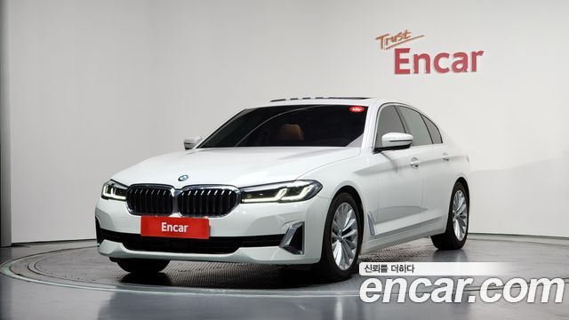 BMW 5-Series 520i Luxury