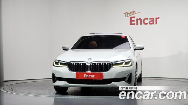 BMW 5-Series 520i Luxury