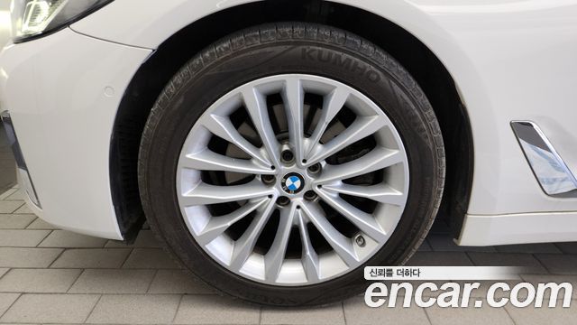 BMW 5-Series 520i Luxury