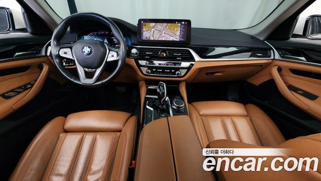 BMW 5-Series 520i Luxury