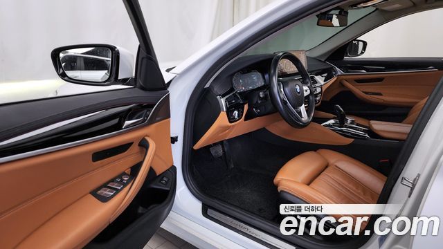 BMW 5-Series 520i Luxury