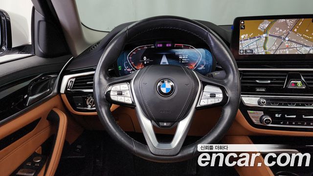 BMW 5-Series 520i Luxury
