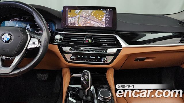 BMW 5-Series 520i Luxury