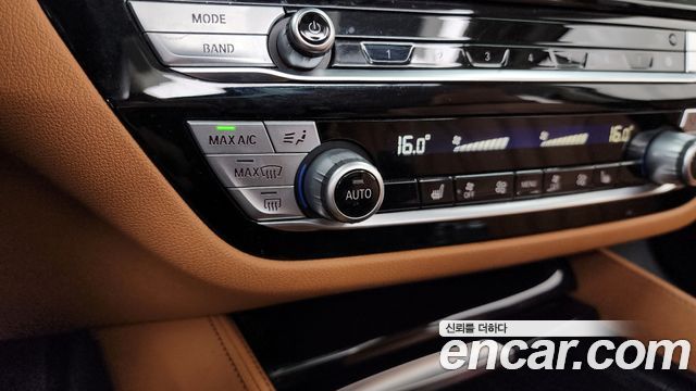 BMW 5-Series 520i Luxury