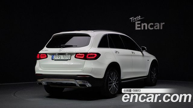 Mercedes-Benz GLC-Class GLC300e 4MATIC