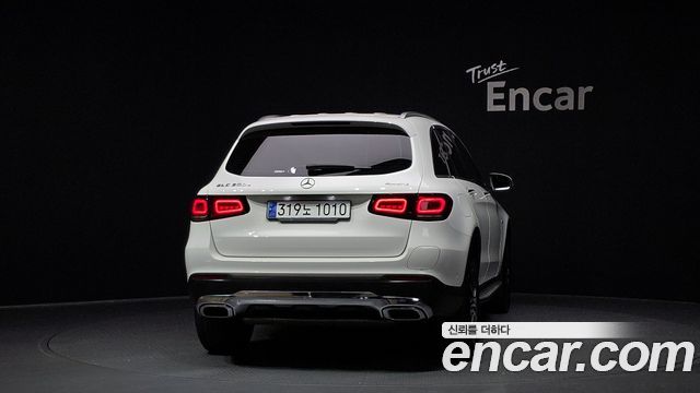 Mercedes-Benz GLC-Class GLC300e 4MATIC
