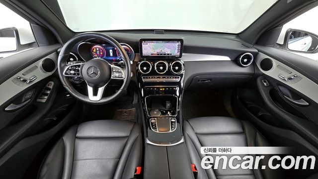 Mercedes-Benz GLC-Class GLC300e 4MATIC