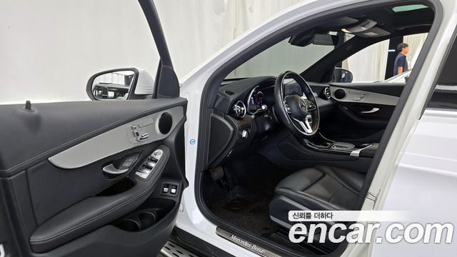 Mercedes-Benz GLC-Class GLC300e 4MATIC