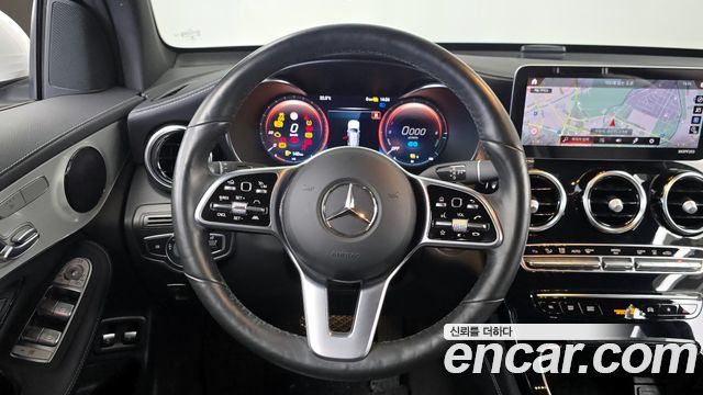 Mercedes-Benz GLC-Class GLC300e 4MATIC