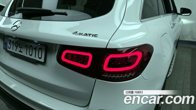 Mercedes-Benz GLC-Class GLC300e 4MATIC