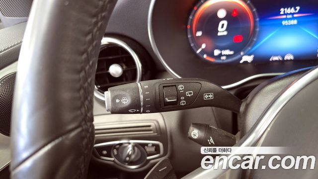 Mercedes-Benz GLC-Class GLC300e 4MATIC